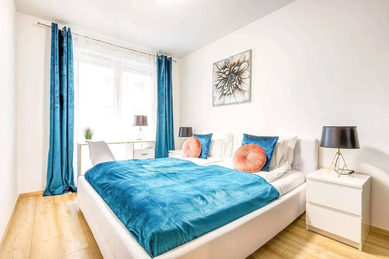 Modern Apartment With Free Garage And Balcony In The Downtown location