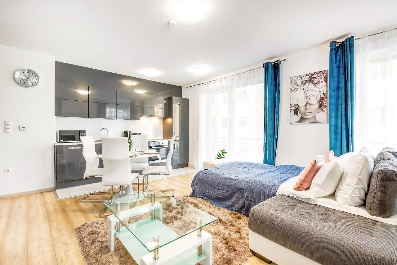 Modern Apartment With Free Garage And Balcony In The Downtown Budapesta