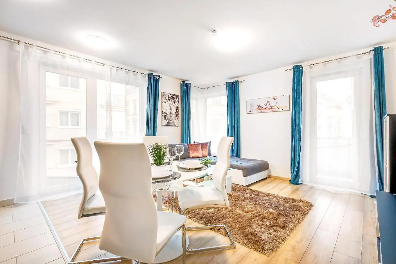 Modern Apartment With Free Garage And Balcony In The Downtown Budapesta