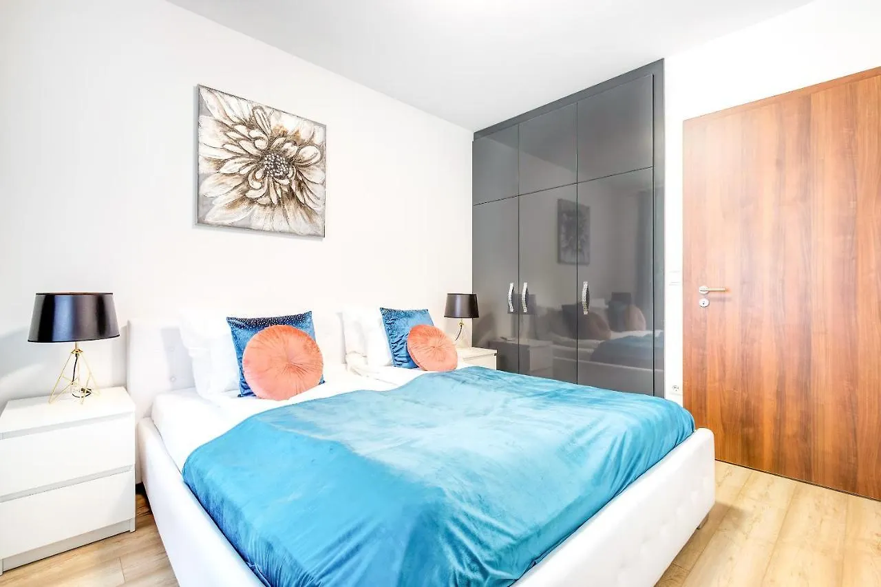 Modern Apartment With Free Garage And Balcony In The Downtown Budapesta Ungaria