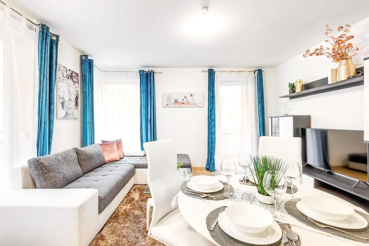 Modern Apartment With Free Garage And Balcony In The Downtown Budapesta