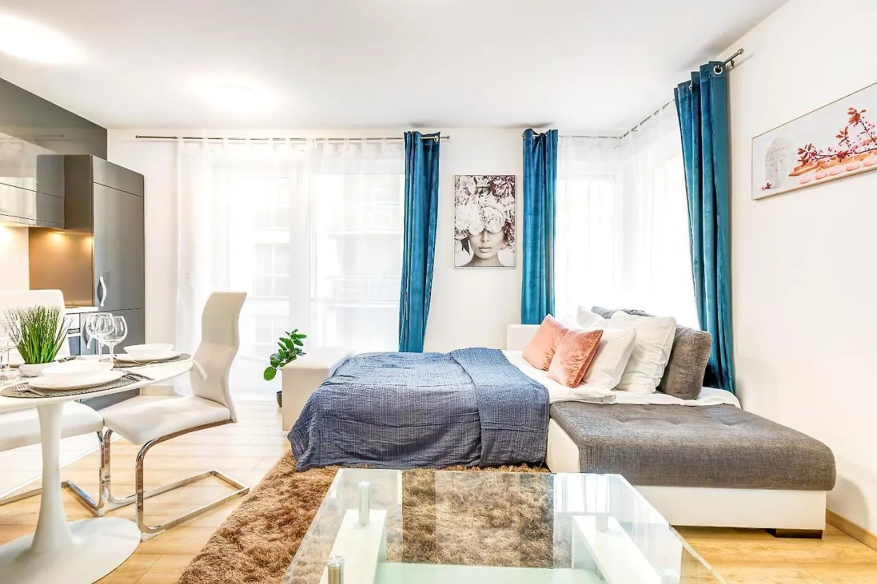 Modern Apartment With Free Garage And Balcony In The Downtown Budapesta Ungaria