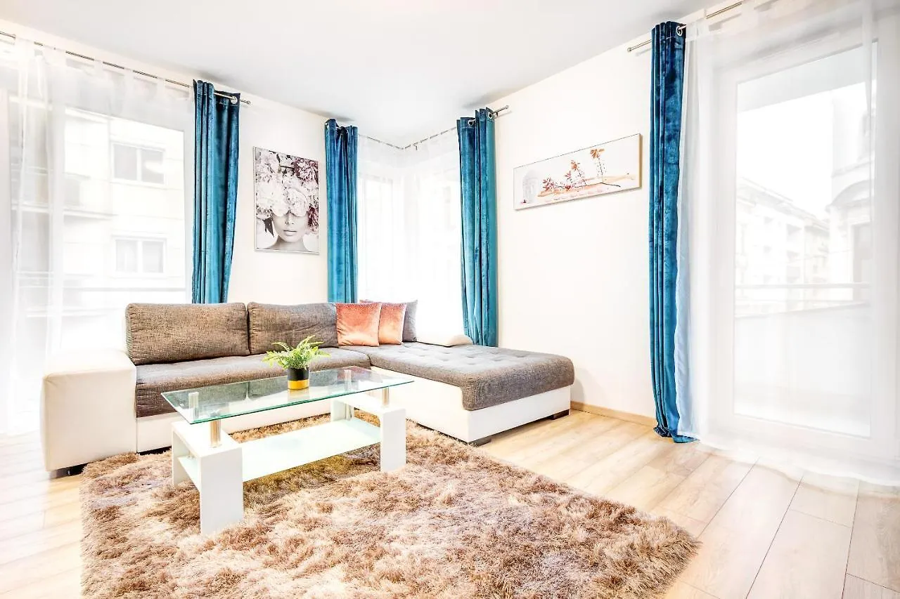 Modern Apartment With Free Garage And Balcony In The Downtown Boedapest