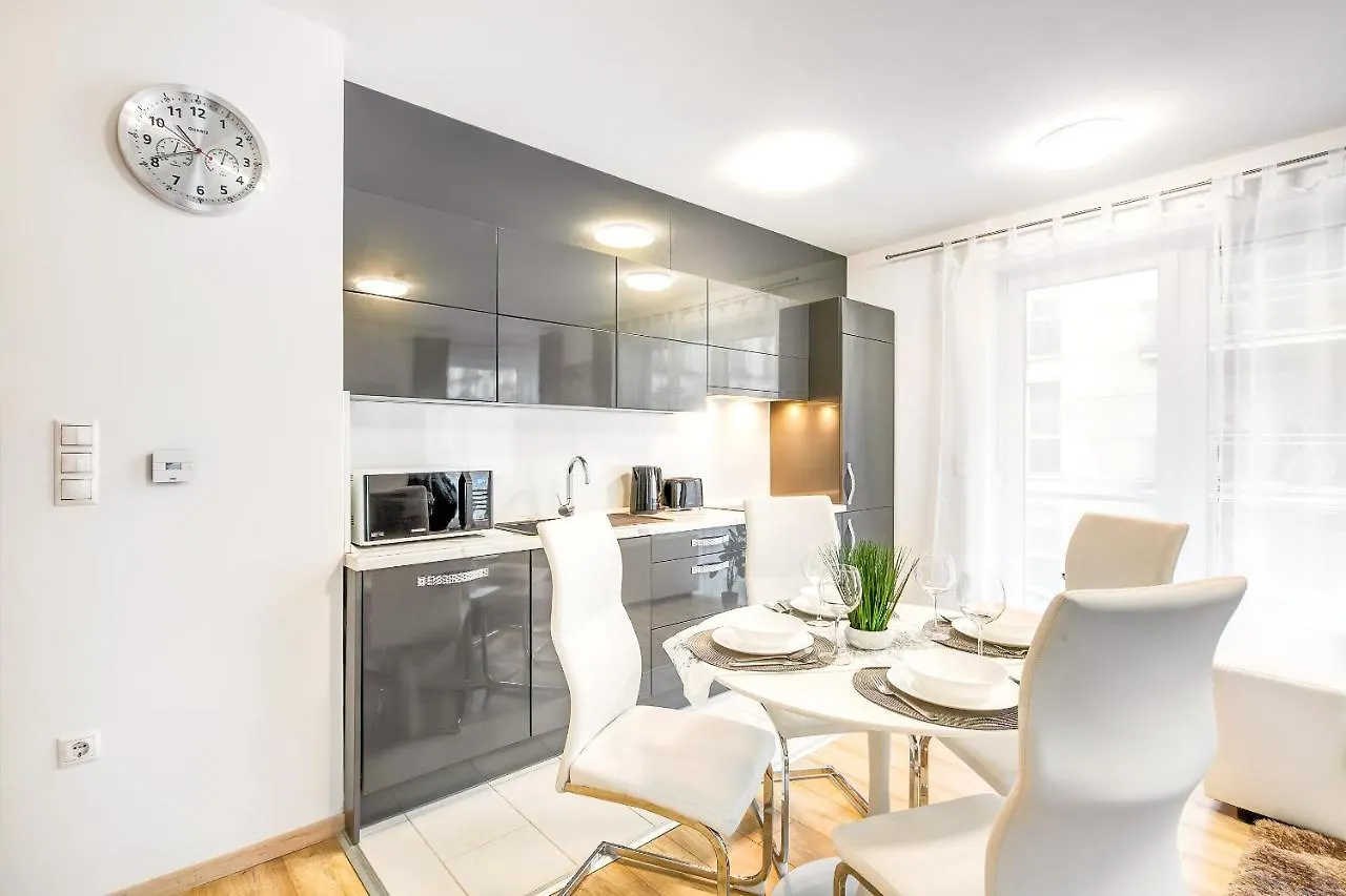 Modern Apartment With Free Garage And Balcony In The Downtown Boedapest