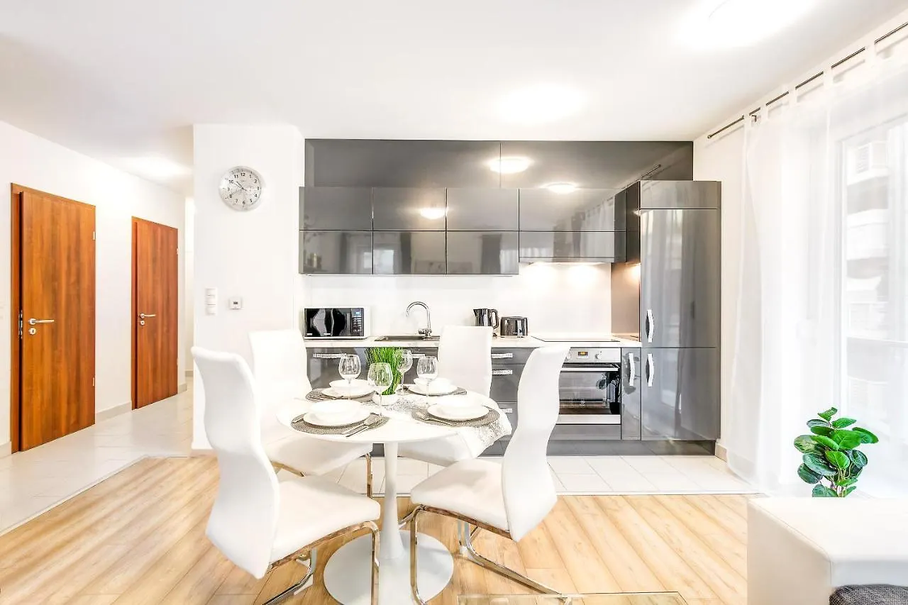 Modern Apartment With Free Garage And Balcony In The Downtown Boedapest